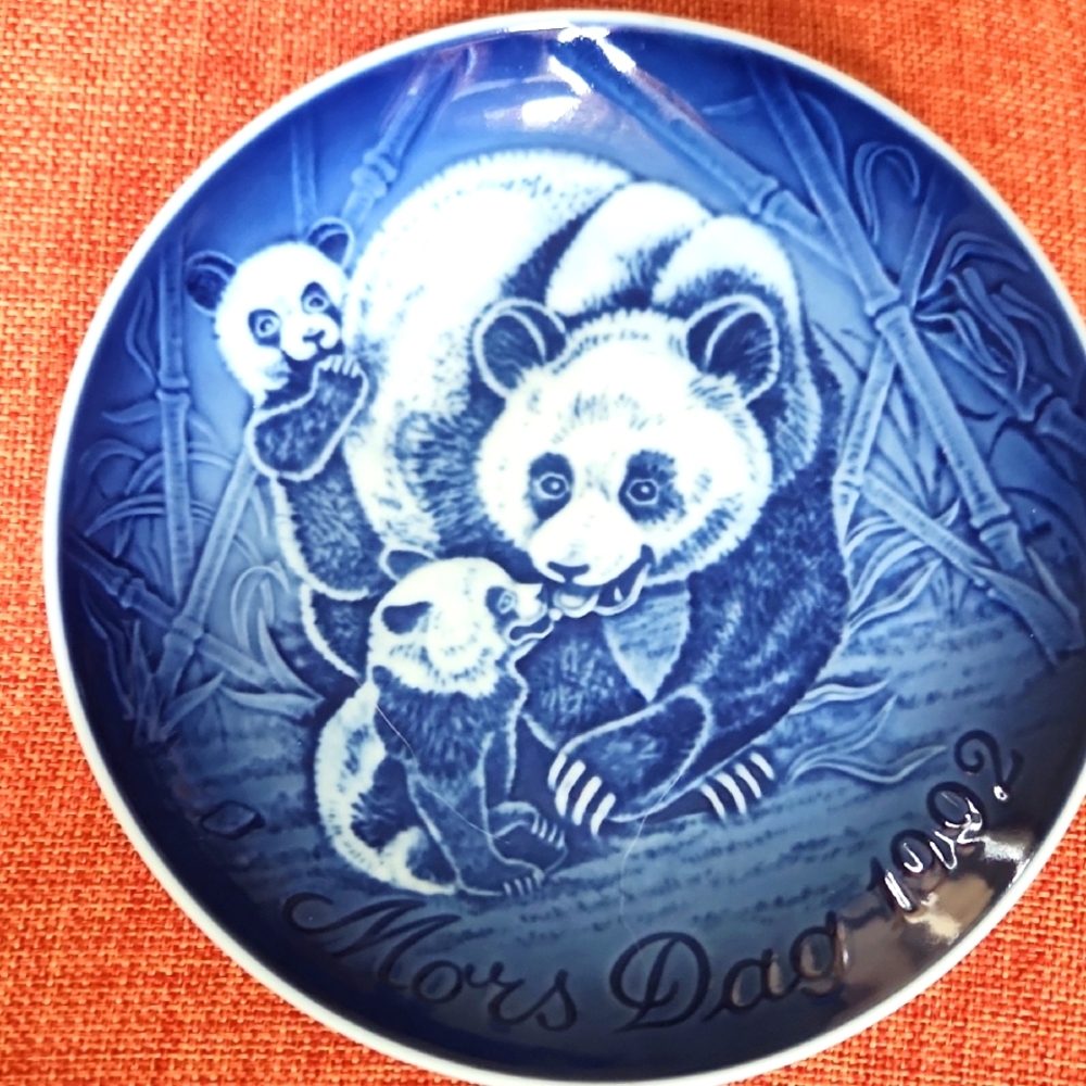 Blue Panda Decorative Plate